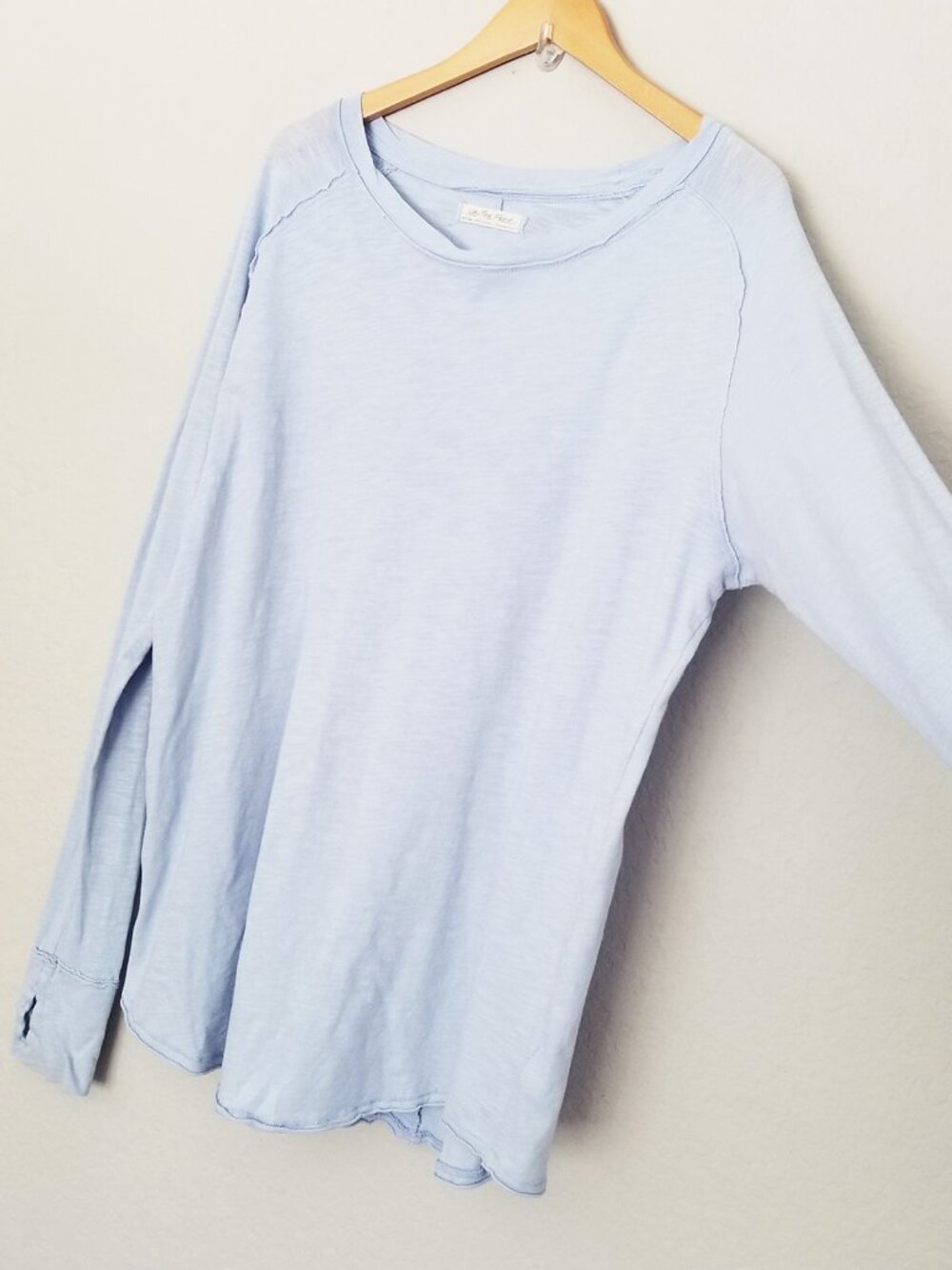 Free People We the Free Arden Tee Size M Rain Light Blue 100% Cotton Longline - Picture 12 of 16